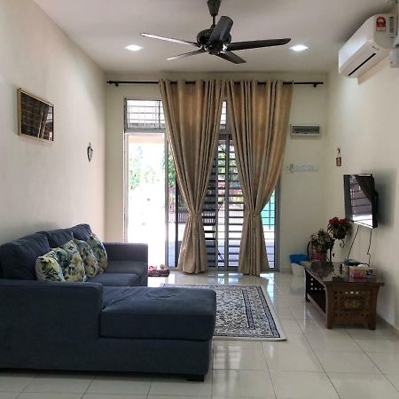 Magnolia 1 Homestay Kampung Kuala Besut Buitenkant foto