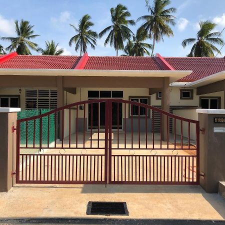 Magnolia 1 Homestay Kampung Kuala Besut Buitenkant foto