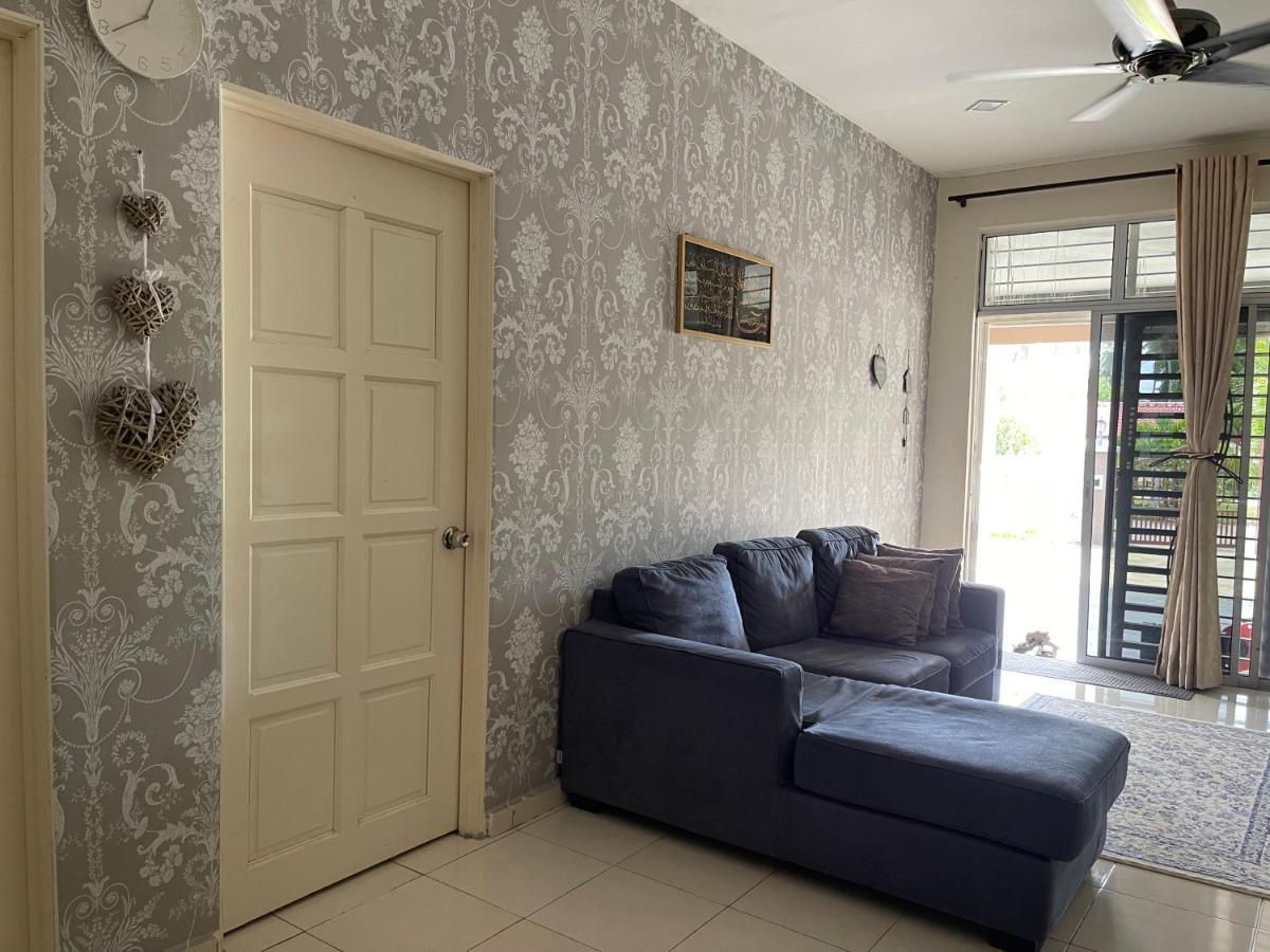 Magnolia 1 Homestay Kampung Kuala Besut Buitenkant foto