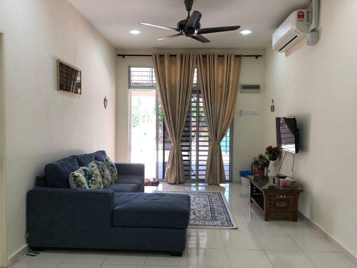 Magnolia 1 Homestay Kampung Kuala Besut Buitenkant foto