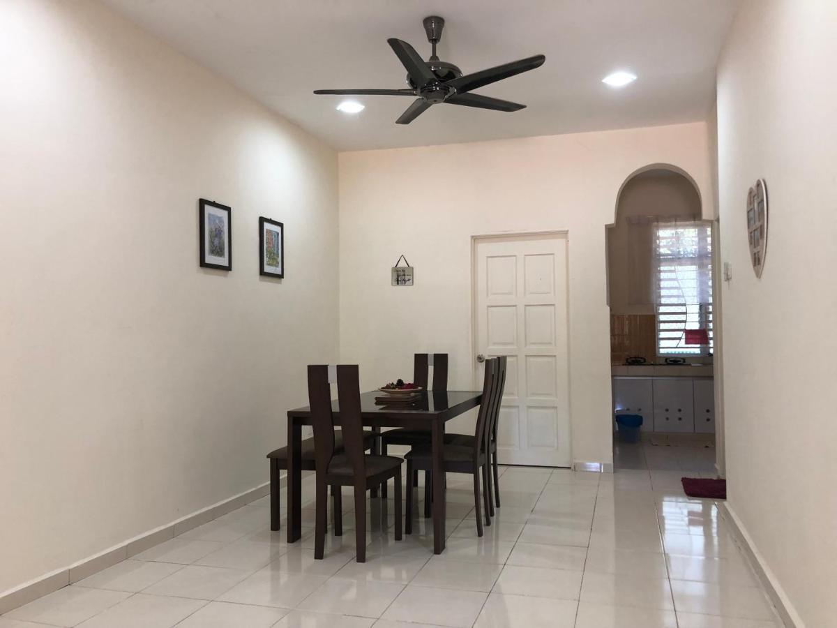 Magnolia 1 Homestay Kampung Kuala Besut Buitenkant foto