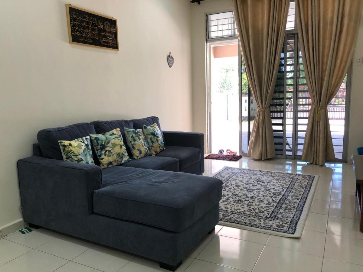 Magnolia 1 Homestay Kampung Kuala Besut Buitenkant foto